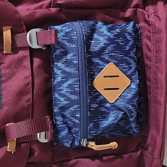 NWOT Eddie Bauer Bygone 25l Topload Pack Burgandy Casual School Outdoor bag back - Picture 5 of 9